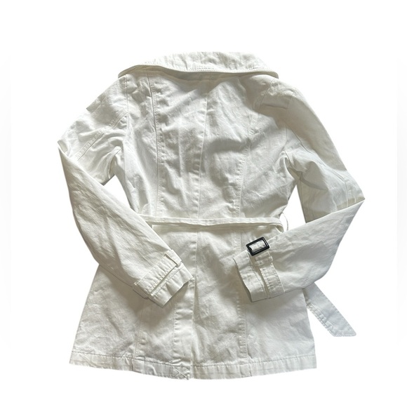 Guess white lightweight jacket, lined, button front, belted, Sz small - Picture 5 of 9